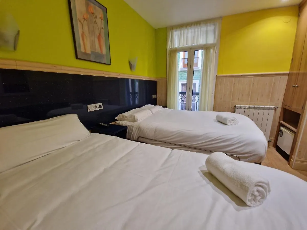 Pension Izar Bat Guesthouse San Sebastian 0*,